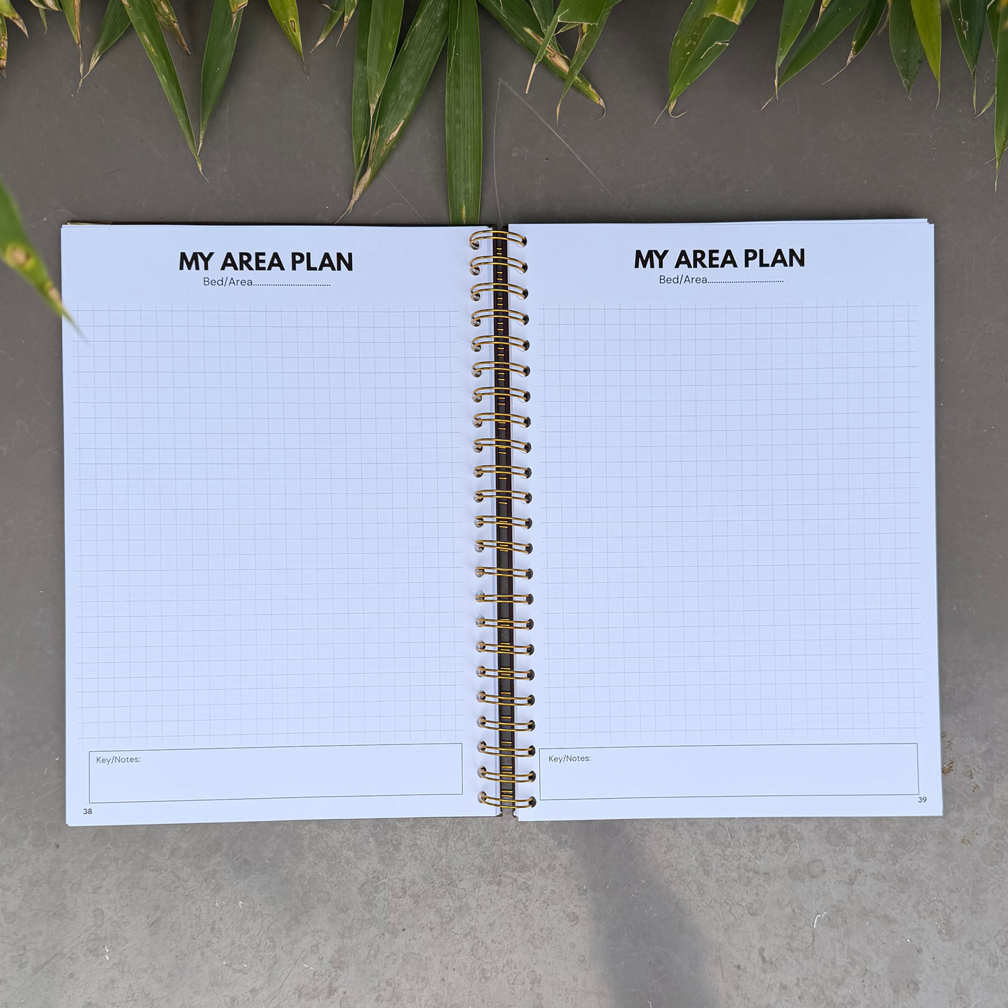 The 2027 UK Growing Planner (Hardback, Spiral-Bound)